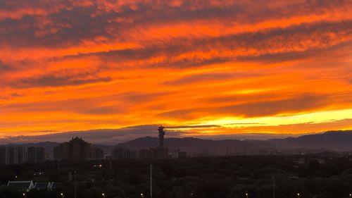 晚霞爆料结局视频在线观看,结局视频揭秘，悬念揭晓！  第2张